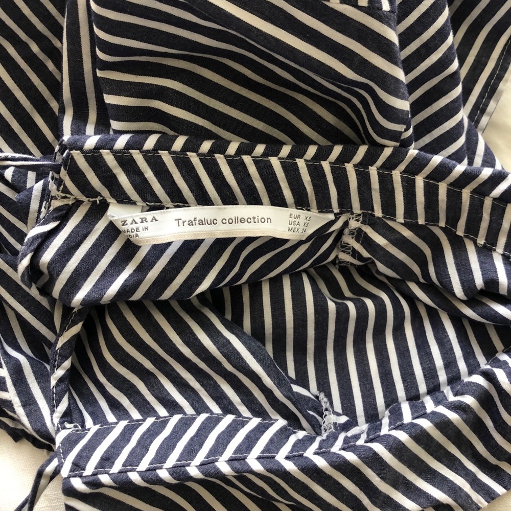 Stripe Ruffle Tiger Embroidered Top - Picture 6 of 6